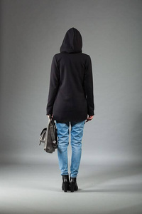 Gotycki styl , bluza czarna asymetryczna , damska czarna bluza