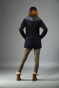 Bluza damska kangurek, czarna dresówka z kapturem w szpic