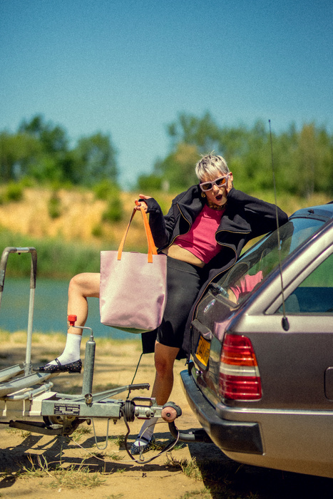 Płaszczyk , bluza damska , czarna długa bluza , czarny płaszcz ze stójką