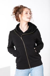 Bluza damska czarna z lekko asymetrycznym zamkiem i dużym kapturem, czarna ramoneska z dzianiny, polski produkt