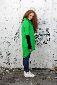 Bluza damska długa z kieszeniami , duża stójką i kieszenie , luźny krój . tunika damska