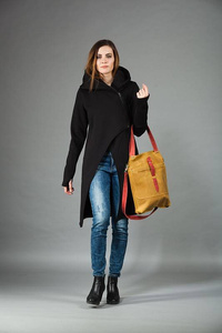 Płaszcz ze stójką, Hand made projekty, Polska marka, długa czarna bluza