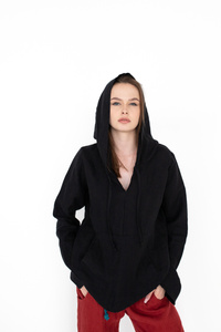 Bluza damska lniana ,polski len z certyfikatem, duży kaptur , lniana koszulka z dłgim rękawem, gotycki styl, letnia stylizacja,czarny len polska produkcja