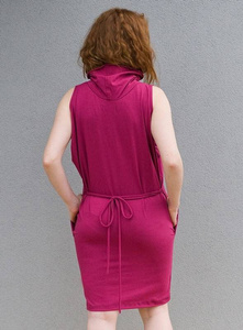 Sukienka letnia ołówkowa bez rękawów z kieszeniami i golfem 