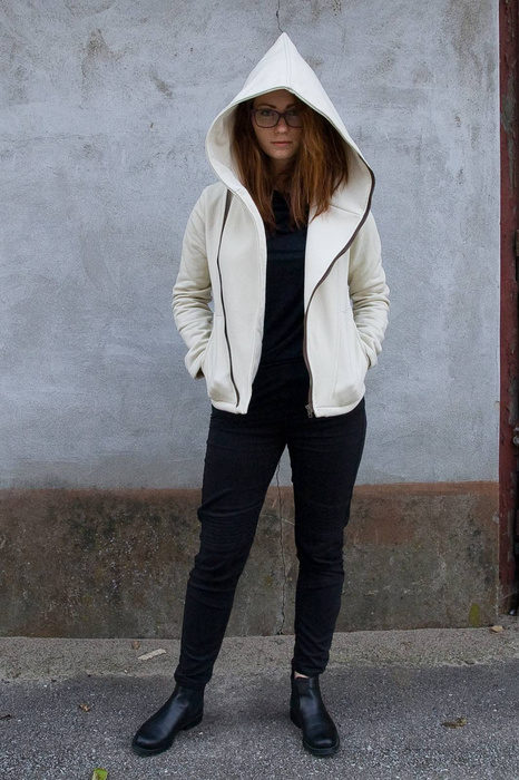 Krótka Bluza z kapturem w szpic, Bluza bawełniana, asymetryczna kurtka damska , Ramoneska damska