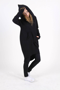 Bluza damska czarna długa , sukienka tunika czarna z dużym kapturem , kieszenią kangurka