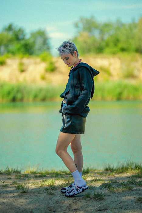 Bluza damska lniana ,polski len z certyfikatem, duży kaptur , lniana koszulka z dłgim rękawem, gotycki styl, letnia stylizacja,czarny len polska produkcja