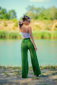 Spodnie z lnu zielone spodnie z polskiego lnu, polski produkt, manufaktura , szerokie spodnie lniane