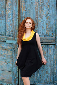 Sukienka bombka bawełniana, sukienka z kominem, mała czarna