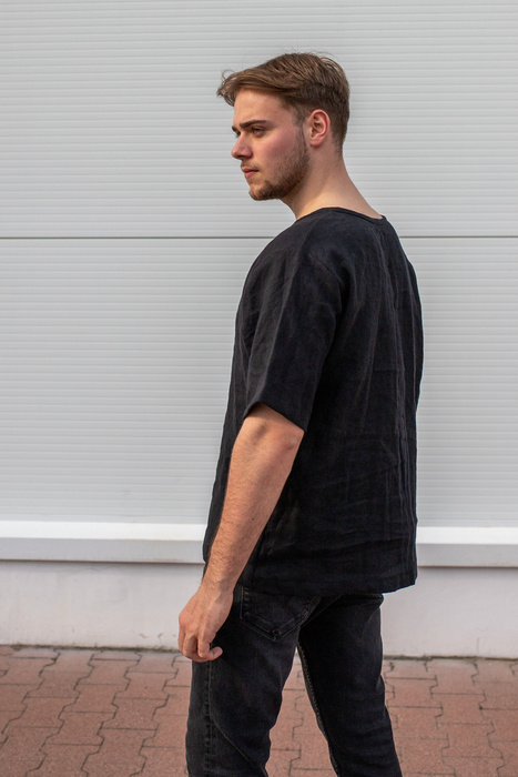Czarna koszulka lniana męska , koszulka z czarnego polskiego lnu , czarna bluza z lnu , polski produkt