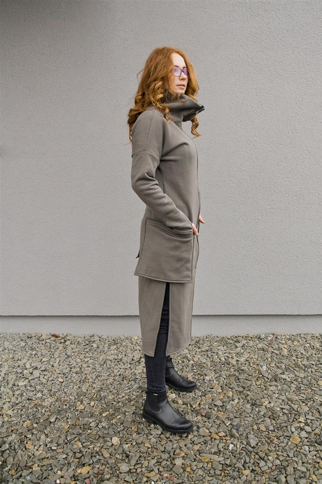 Długi Asymetryczny Płaszczyk, Polska marka, awangardowa bluza