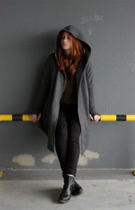 Bluza szara kopertowa , bluza na zamek długa asymetryczna , duży kaptur i wejście na kciuk