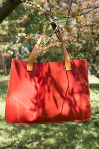 torba na laptopa, aktówka czerwona, torba worekskórzany , shopperka, lekka torebka na dokumenty