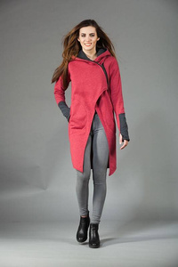 Płaszczyk Asmi, Bawełna, Polska marka, długa bluza malinowa,