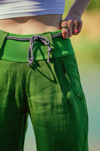 Spodnie z lnu zielone spodnie z polskiego lnu, polski produkt, manufaktura , szerokie spodnie lniane