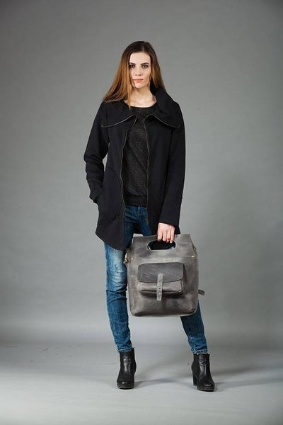 Bluza damska kangurek ze stójką , czarna damska bluza