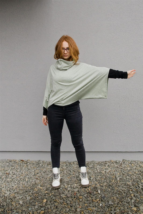 Narzutka , bluza dzianinowa , bluza nietoperz , ponczo