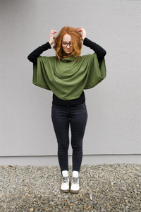 Narzutka sweterkowa, wdzianko , nietoperz , bluzka damska, ponczo