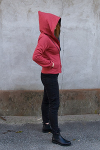 Bluza bawełniana, niestandardowe rozmiary, ramoneska damska , cyber kaptur, krótka bluza malinowa, skośny zamek