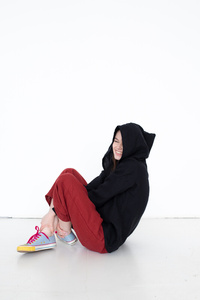 Bluza damska lniana ,polski len z certyfikatem, duży kaptur , lniana koszulka z dłgim rękawem, gotycki styl, letnia stylizacja,czarny len polska produkcja