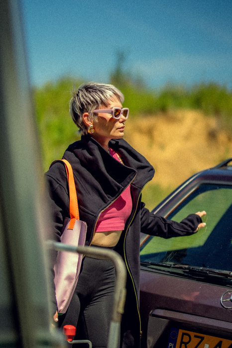 Płaszczyk , bluza damska , czarna długa bluza , czarny płaszcz ze stójką