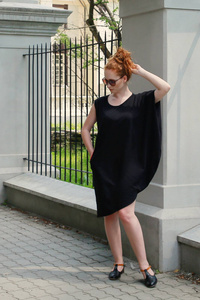 Sukienka asymetryczna, luźna tunika, mała czarna