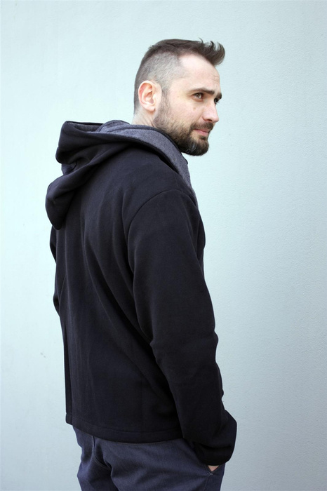 Bluza męska na skos, bluza męska ramoneska, czarna bluza męska z dużym kapturem