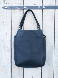 Torebka skórzana ręcznie robiona, czarna torebka na ramię, torba ze skóry handmade