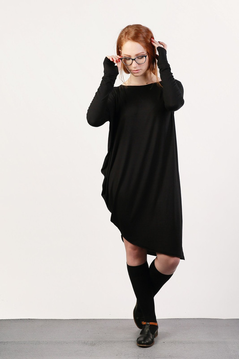 Sukienka, czarna asymetryczna sukienka , sukienka pzrzed kolano