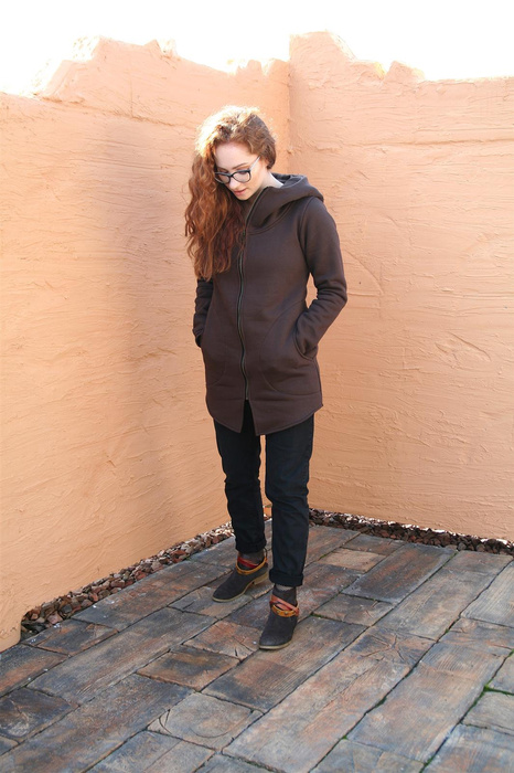 Bluza brązowa z dużym kapturem na dredy, duże kieszenie wejście na kciuk, płaszcz yoga