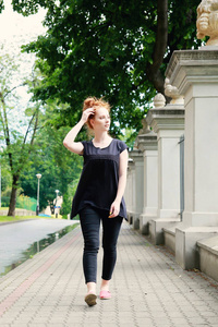 Bluzka czarna z koronką, tunika elegancka, koszulka czarna