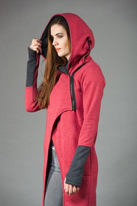 Płaszczyk Asmi, Bawełna, Polska marka, długa bluza malinowa,