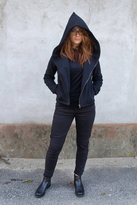 Kurtka czarna , Bluza bawełniana, ramoneska czarna z wielkim kapturem cyber kaptur, gotycki styl,