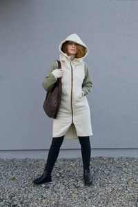 Płaszcz dzianinowy, bluza długa damska, kremowa bluza z kapturem 