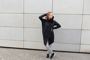 Asymetryczna bluza damska czarna na zamek , płaszcz czarny, bawełniana bluza 