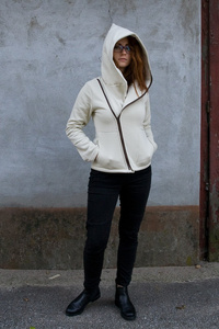 Krótka Bluza z kapturem w szpic, Bluza bawełniana, asymetryczna kurtka damska , Ramoneska damska