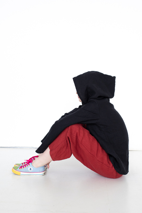 Bluza damska lniana ,polski len z certyfikatem, duży kaptur , lniana koszulka z dłgim rękawem, gotycki styl, letnia stylizacja,czarny len polska produkcja