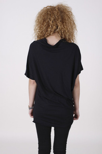 Tunika asymetryczna krótki rękaw, koszulka czarna bawełniana, koszulka sportowa asymetryczna damska