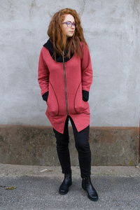 Malinowa bluza, Długa bluza z kapturem, damska bluza asymetryczna, krótki płaszcz damski