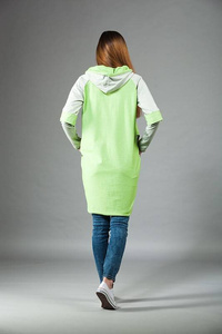 Tunika z kapturem, sukienka groszkowa z kieszeniami, luźna sukienka 