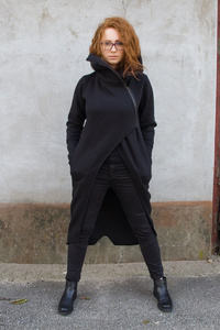 Płaszczyk czarny bawełniany, Polska marka, długa bluza ze stójką , gotycki płaszcz