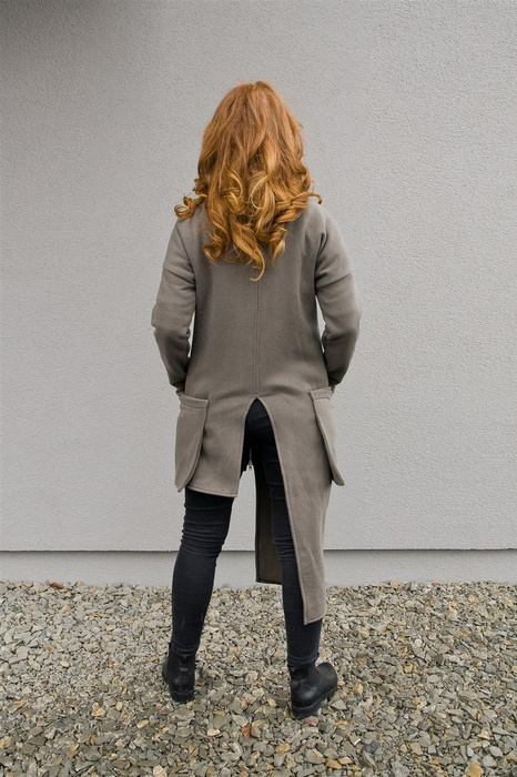 Długi Asymetryczny Płaszczyk, Polska marka, awangardowa bluza