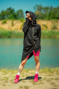 Asymetryczna bluza z kapturem, czarna bluza na zamek