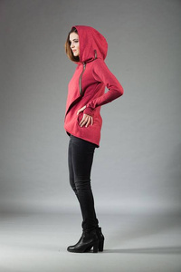 Malinowa bluza z kapturem, Asymetryczna bluza, Duże rozmiary, Handmade, Szyte na miarę