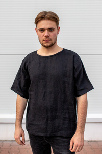 Czarna koszulka lniana męska , koszulka z czarnego polskiego lnu , czarna bluza z lnu , polski produkt