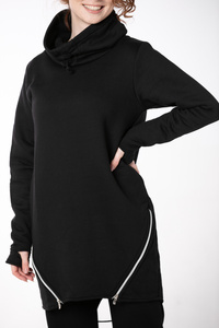 Tunika czarna luźna , bluzka z zamkami , bluza długa czarna damska, bluza ze stójką damska polska dzianina, ciepła długa bluza