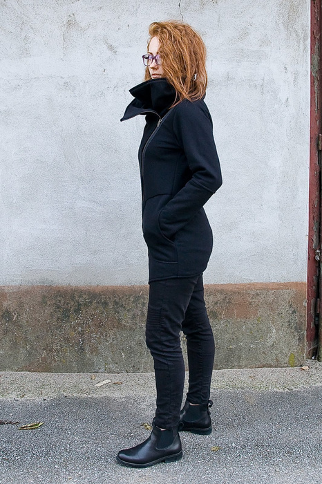 Bluza z wysoką stójką damska , dopasowana bluza czarna asymetryczna, długa bluza z kieszeniami , made in Poland