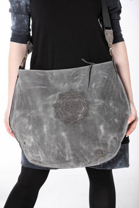 Torebka skórzana z wypalaną mandalą