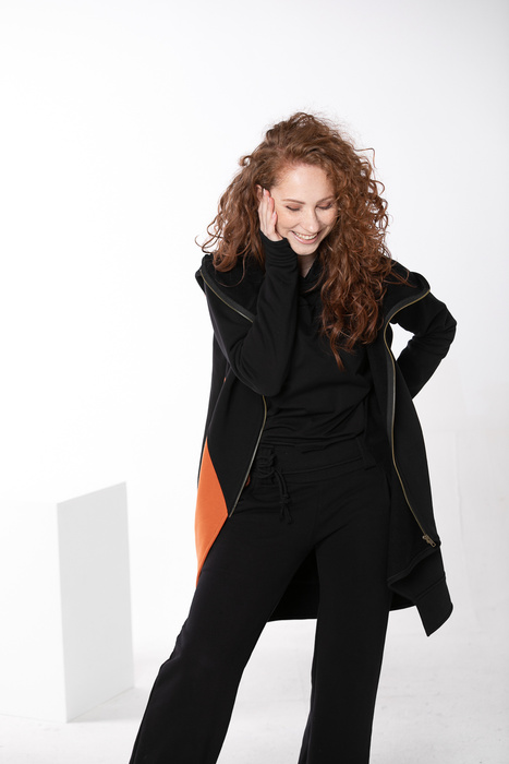 Bluza płaszczyk z dużym kapturem, płaszczobluza damska czarna , kolorowa bluza damska polski projektant, długa bluza z dzianiny