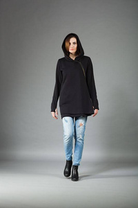 Bluza Basanti, czarna bluza kopertowa , długa czarna  